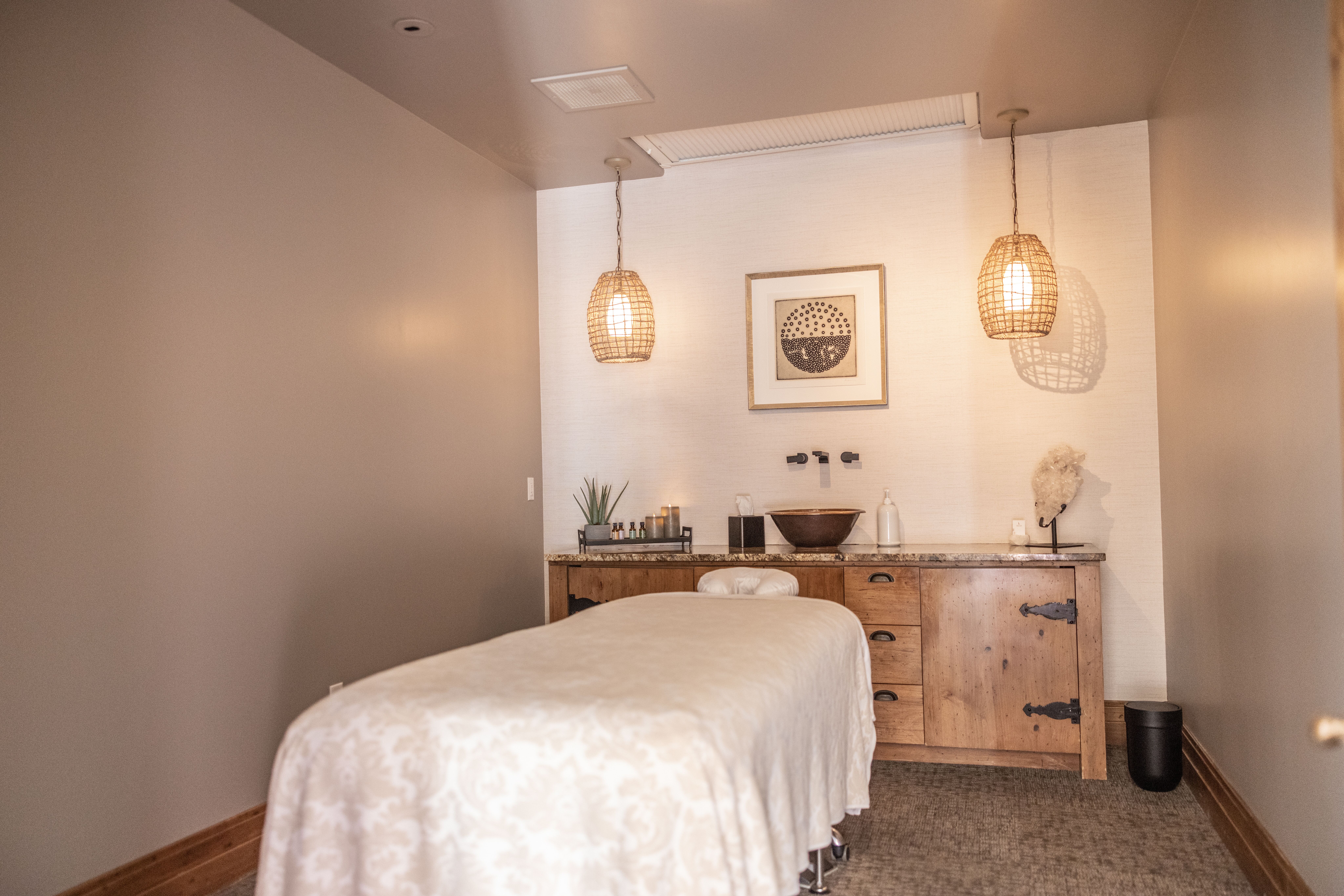Misapon　　AVEDA LeMonds Salon and Spa